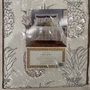 Pineapple Twin Quilt